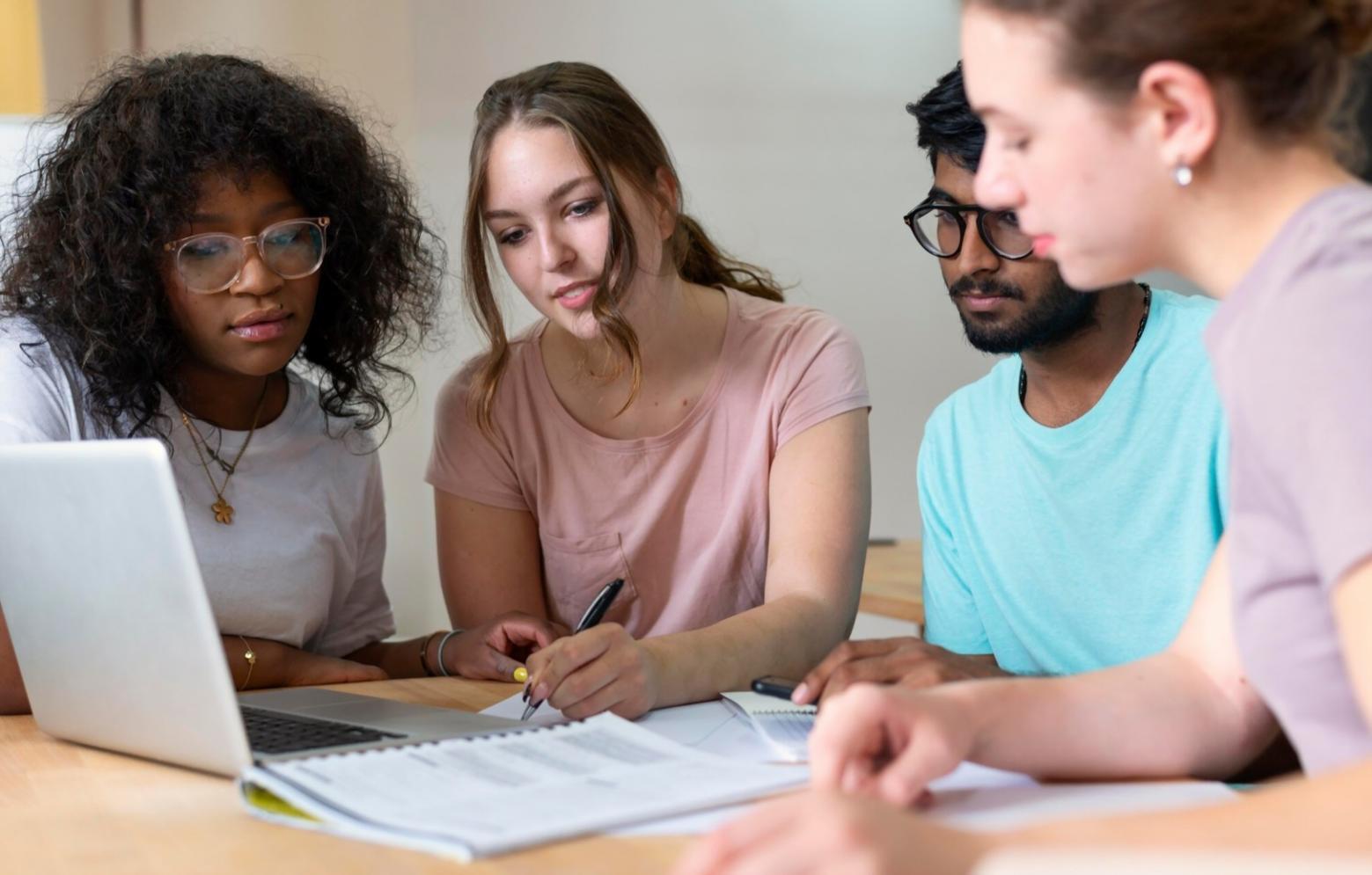 Group discussion about financial goal setting strategies and practical implementation
